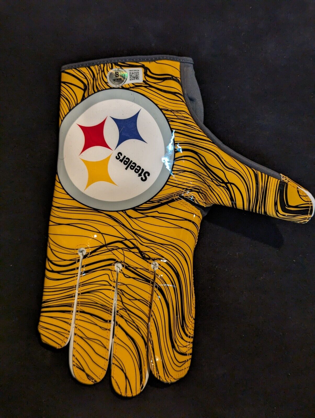 MVP Authentics Pittsburgh Steelers Broderick Jones Signed Glove Beckett Hologram 85.50 sports jersey framing , jersey framing