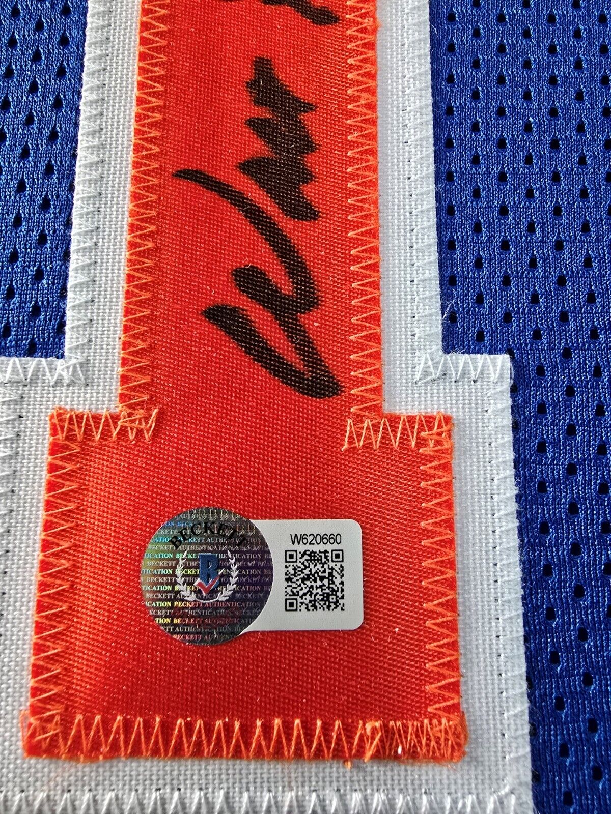 Framed New York Knicks Walt "Clyde" Frazier Autographed Signed Jersey Beckett