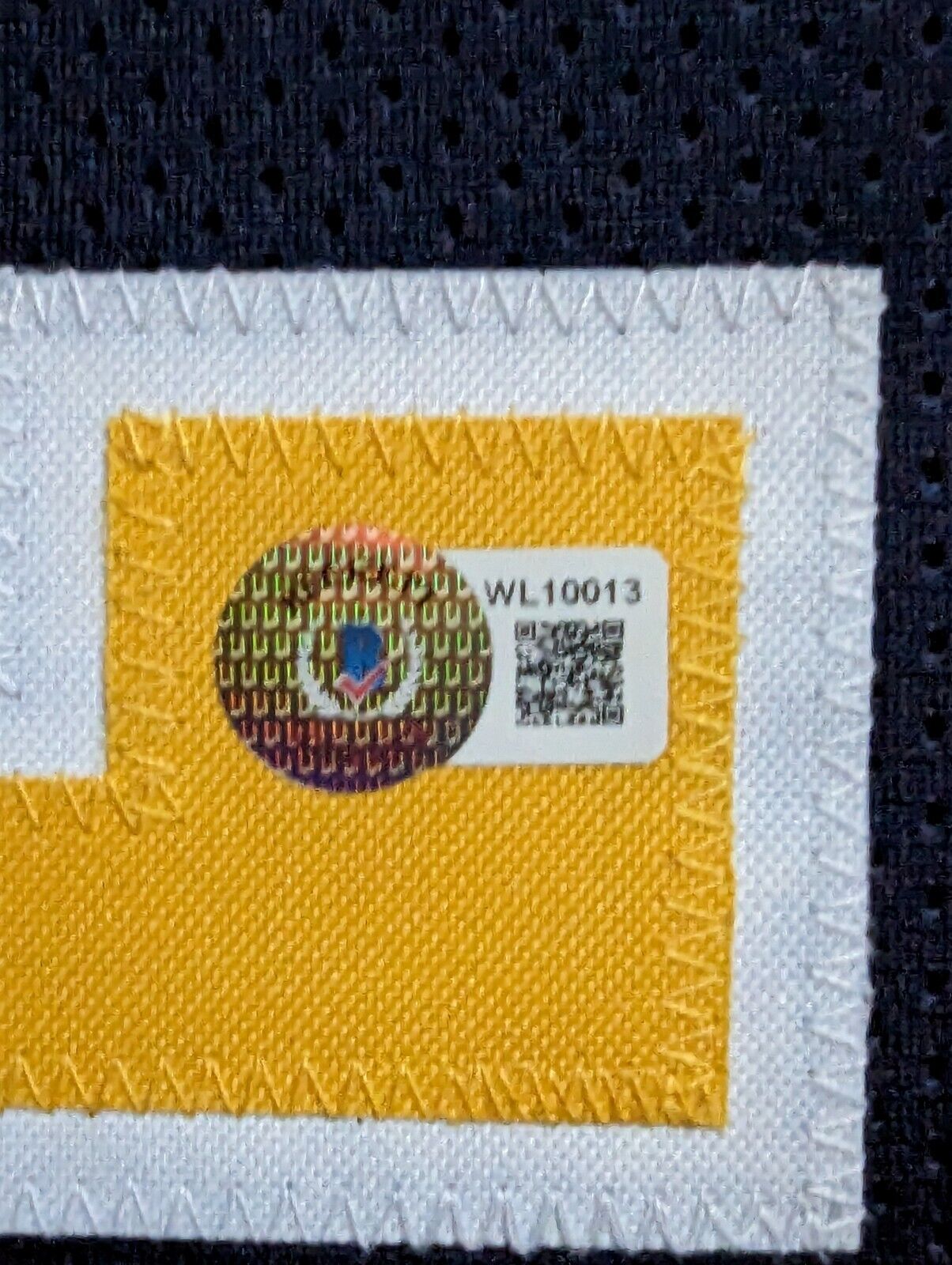 MVP Authentics Framed Michigan Wolverines Juwan Howard Autographed Signed Jersey Beckett Holo 495 sports jersey framing , jersey framing