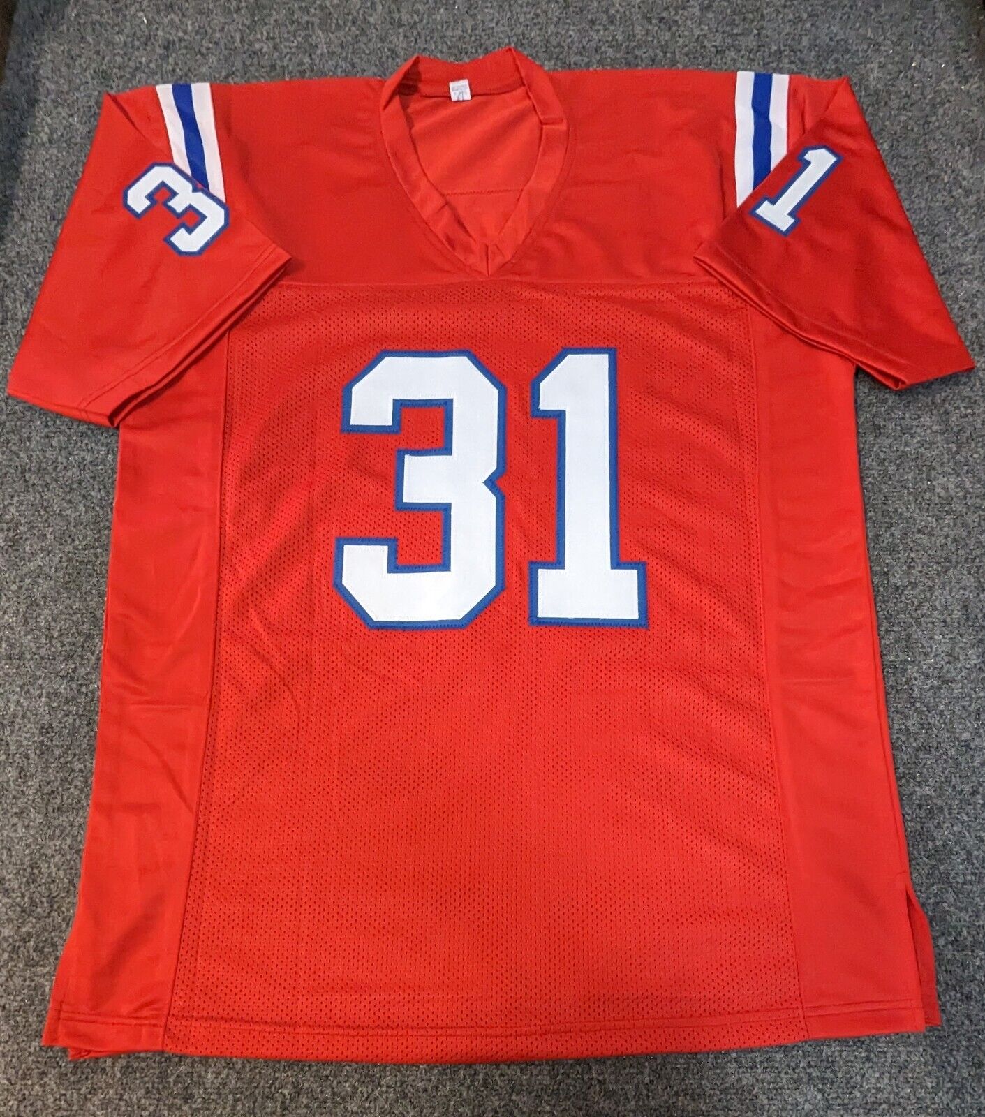 MVP Authentics New England Patriots Jonathan Jones Autographed Signed Jersey Jsa Coa 108 sports jersey framing , jersey framing