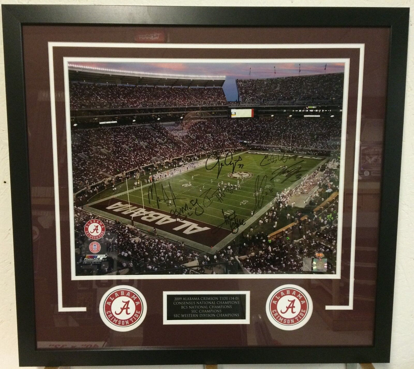 MVP Authentics Framed 2009 Alabama Team Signed 16X20 Photo Gtsm Coa Ingram, Mcelroy, Upshaw 270 sports jersey framing , jersey framing