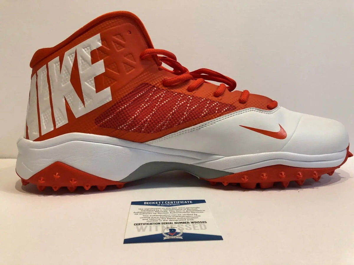 MVP Authentics Chicago Bears Mike Singletary Autographed Signed Inscribed Nike Cleat Bas Coa 134.10 sports jersey framing , jersey framing