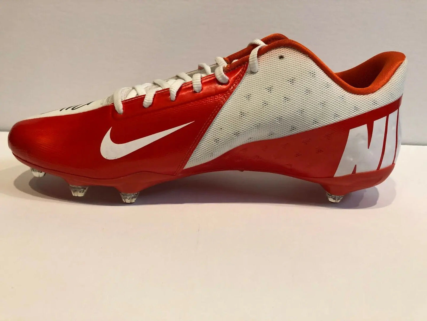 MVP Authentics Denver Broncos Daesean Hamilton Autographed Signed Nike Cleat Jsa Coa 107.10 sports jersey framing , jersey framing