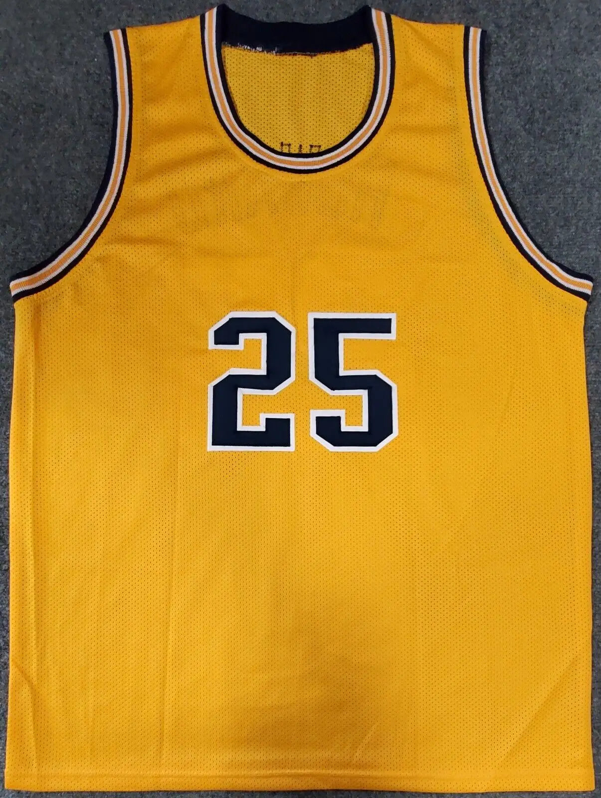 MVP Authentics Michigan Wolverines Juwan Howard Autographed Signed Jersey Beckett Holo 238.50 sports jersey framing , jersey framing