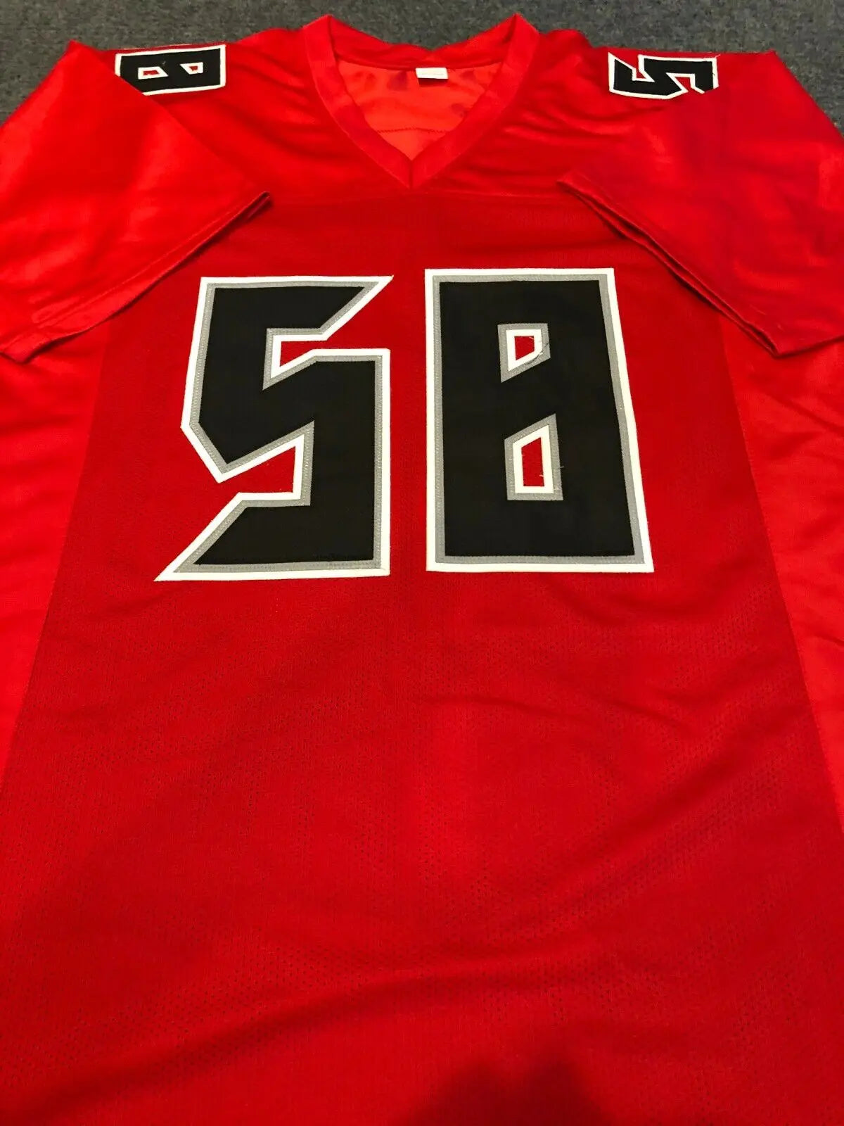 MVP Authentics Tampa Bay Buccaneers Shaquil Barrett Autographed Signed Jersey Jsa Coa 107.10 sports jersey framing , jersey framing