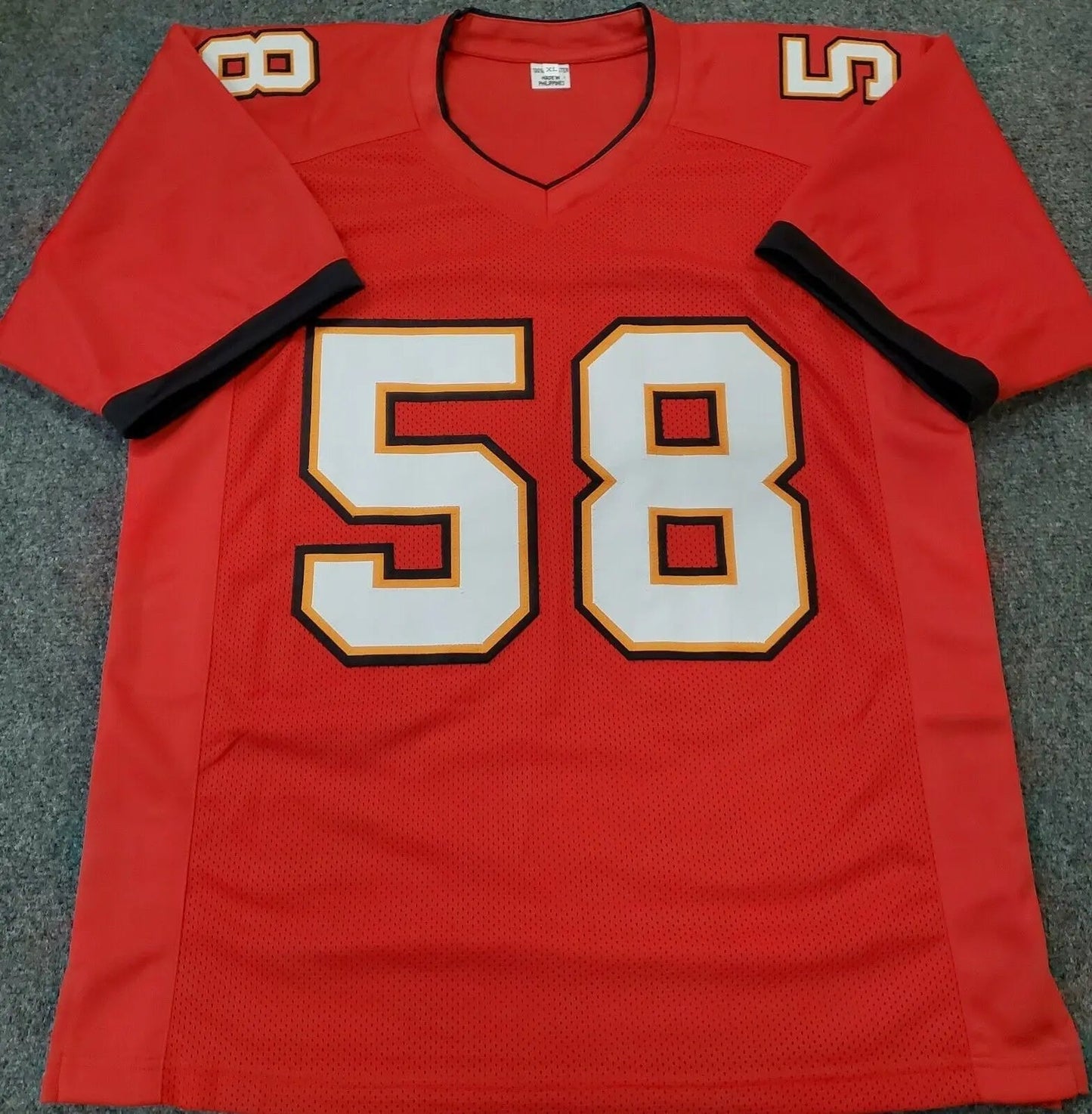 MVP Authentics Tampa Bay Buccaneers Shaquil Barrett Autographed Signed Jersey Jsa Coa 107.10 sports jersey framing , jersey framing