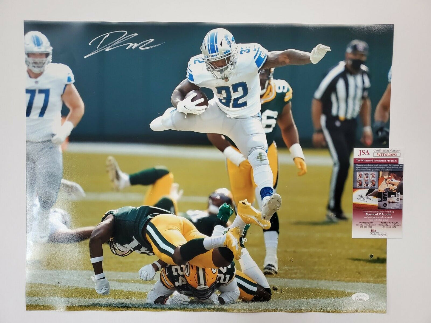 MVP Authentics Detroit Lions D'andre Swift Autographed Signed 16X20 Photo Jsa Coa 85.50 sports jersey framing , jersey framing