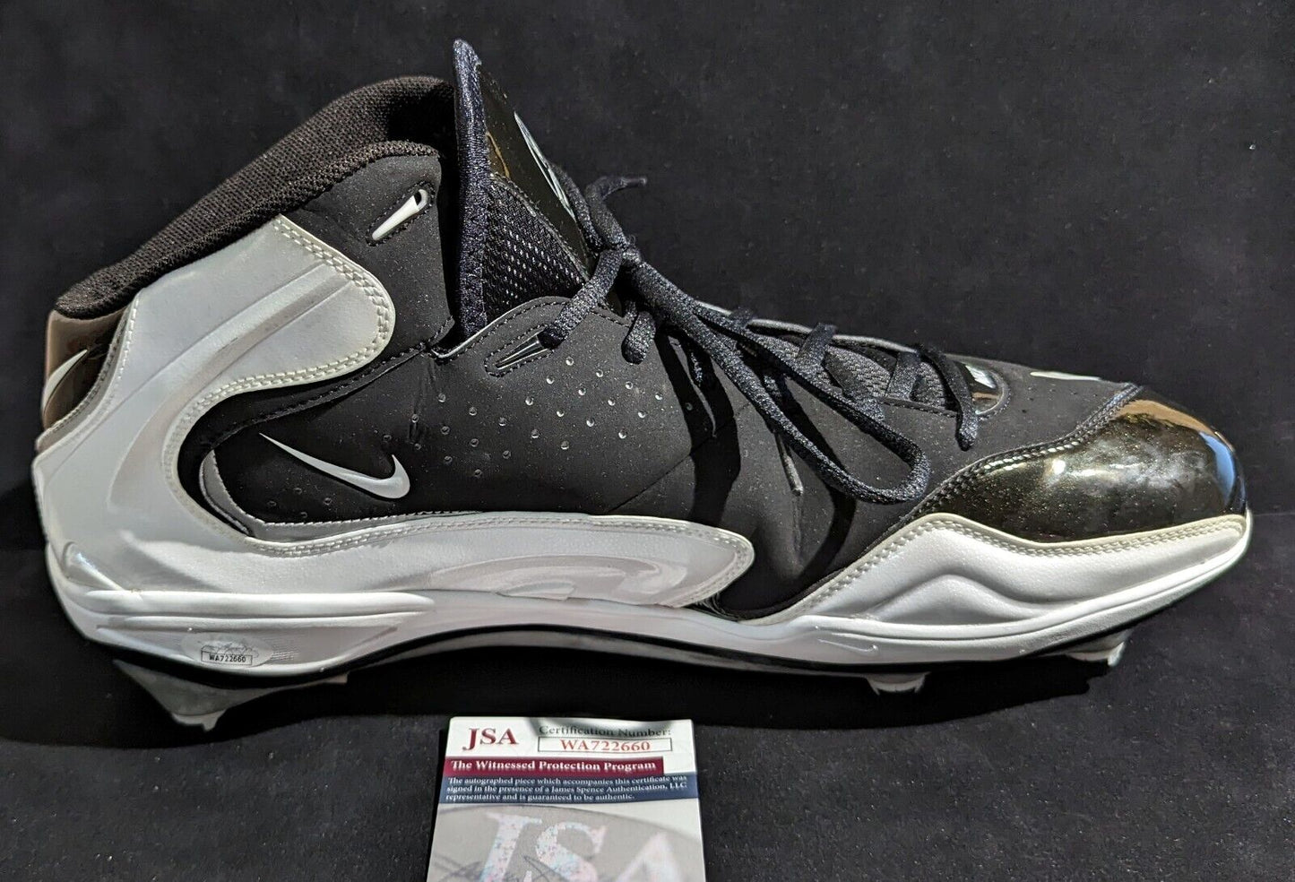 MVP Authentics Philadelphia Eagles Jordan Davis Autographed Signed Cleat Jsa Coa 117 sports jersey framing , jersey framing