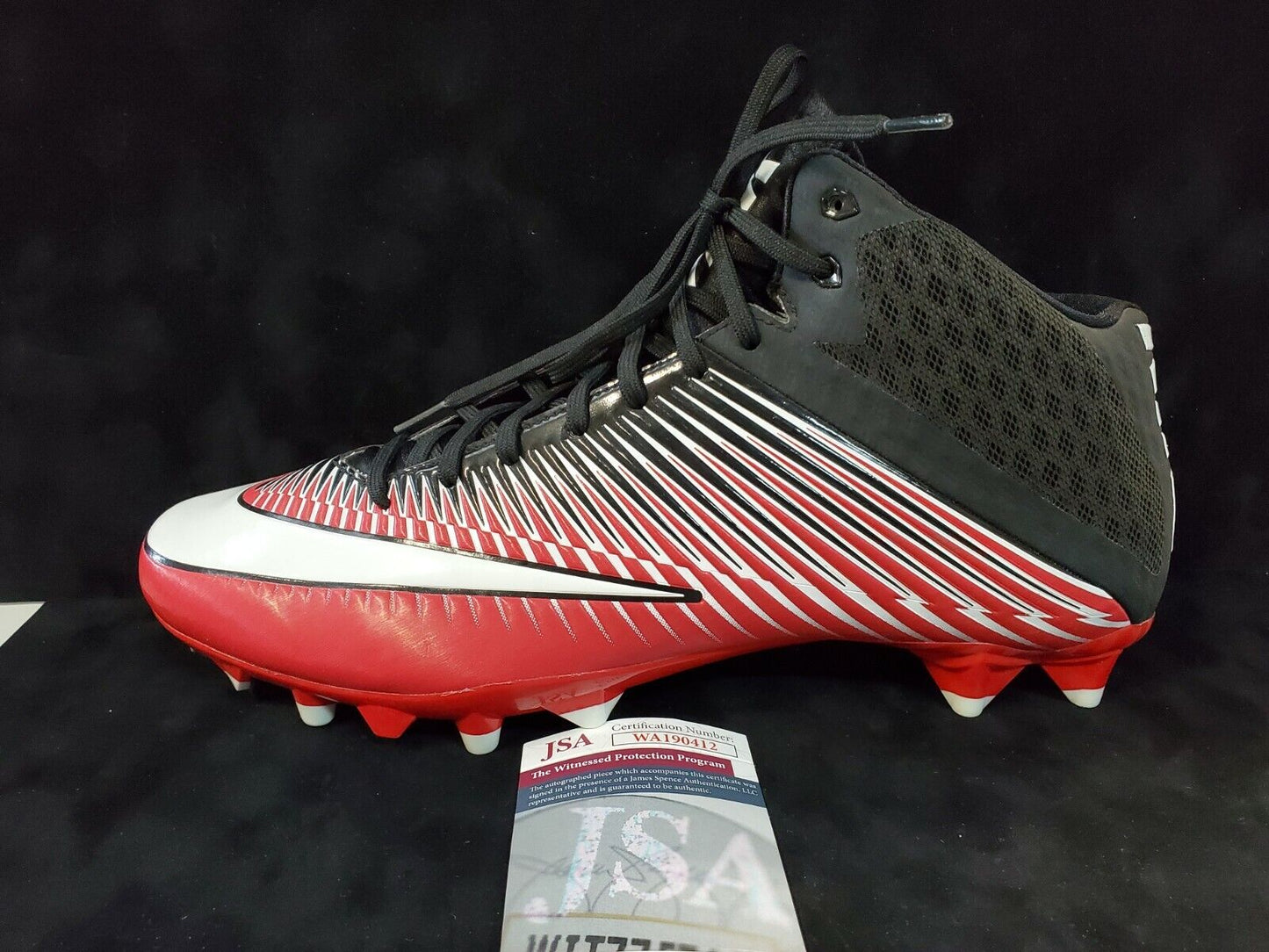 MVP Authentics Tampa Bay Buccaneers Jamel Dean Signed Cleat Jsa Coa 112.50 sports jersey framing , jersey framing