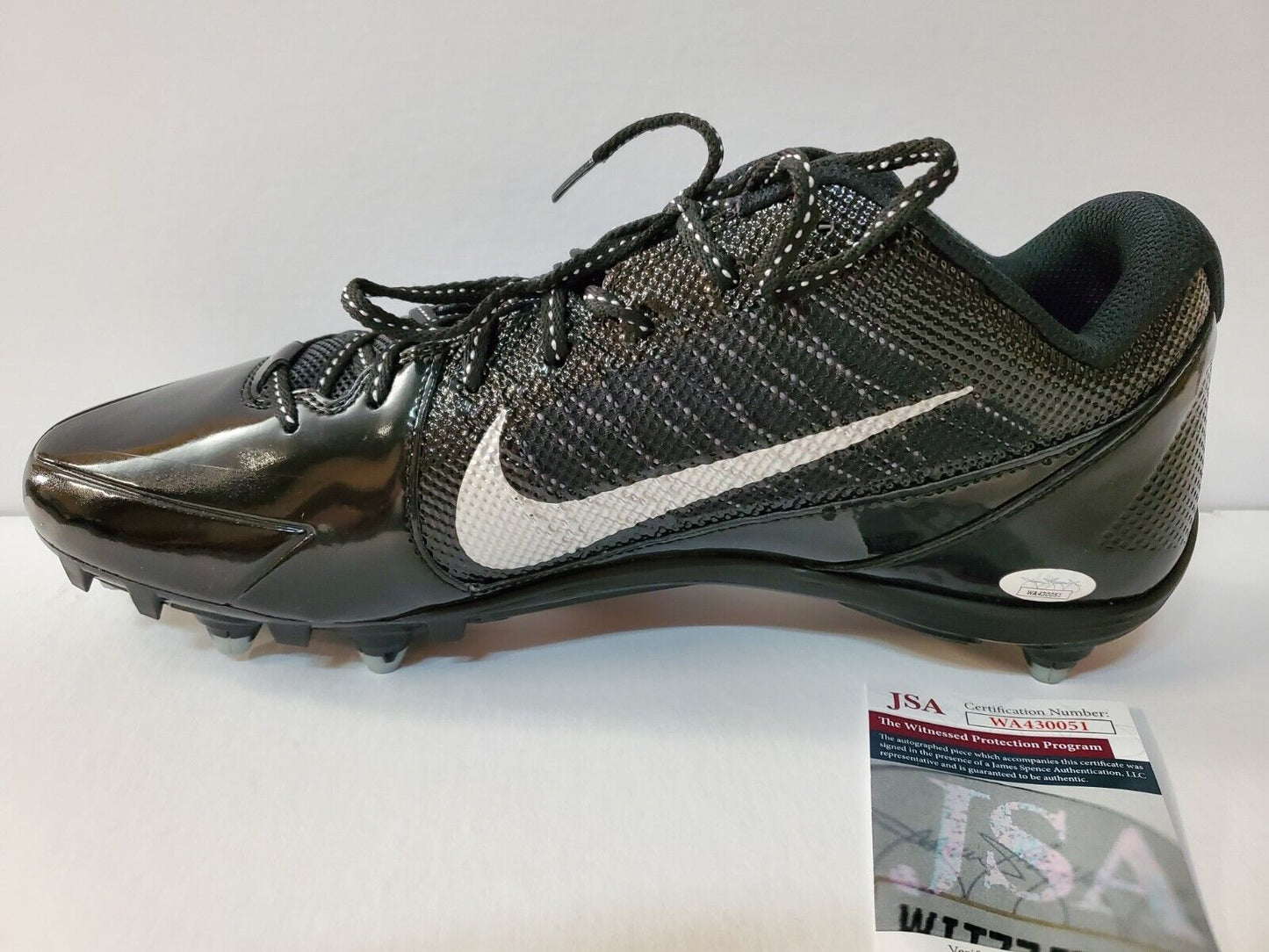 MVP Authentics Las Vegas Raiders Shane Lechler Autographed Signed Cleat Jsa Coa 112.50 sports jersey framing , jersey framing