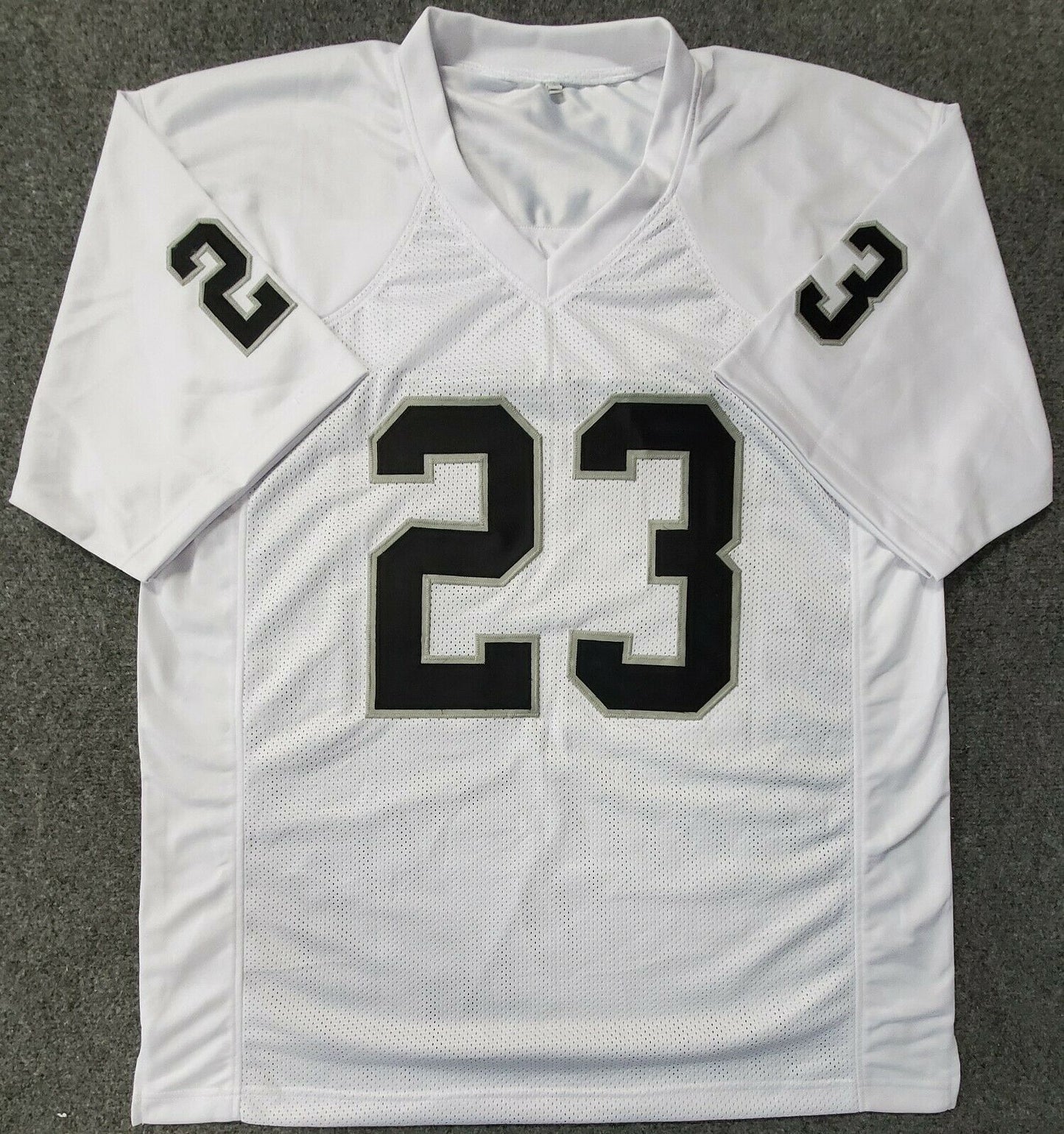 MVP Authentics Las Vegas Raiders Kenyan Drake Autographed Signed Jersey Beckett Holo 112.50 sports jersey framing , jersey framing