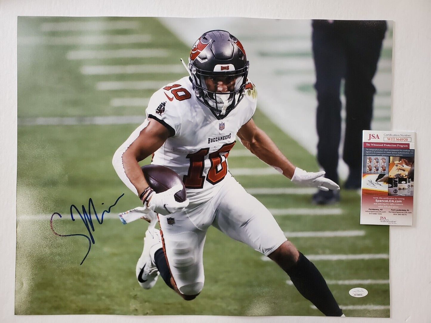 MVP Authentics Tampa Bay Buccaneers Scotty Miller Autographed Signed 16X20 Photo Jsa Coa 125.10 sports jersey framing , jersey framing