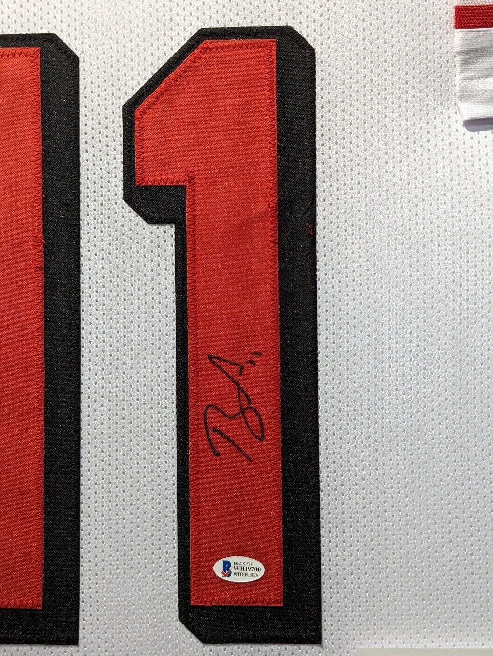 MVP Authentics Framed San Francisco 49Ers Brandon Aiyuk Autographed Signed Jersey Beckett Coa 405 sports jersey framing , jersey framing