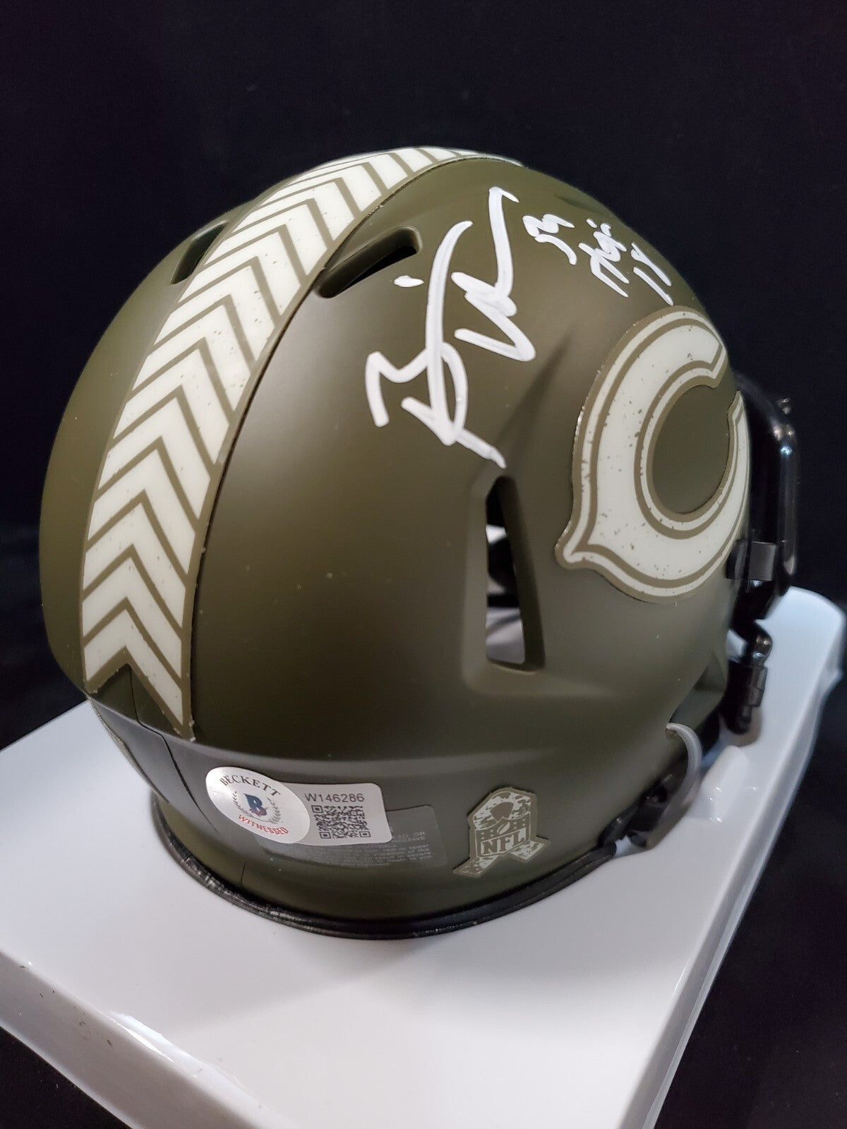 Chicago Bears Brian Urlacher Signed Salute To Service Mini Helmet Beckett Holo