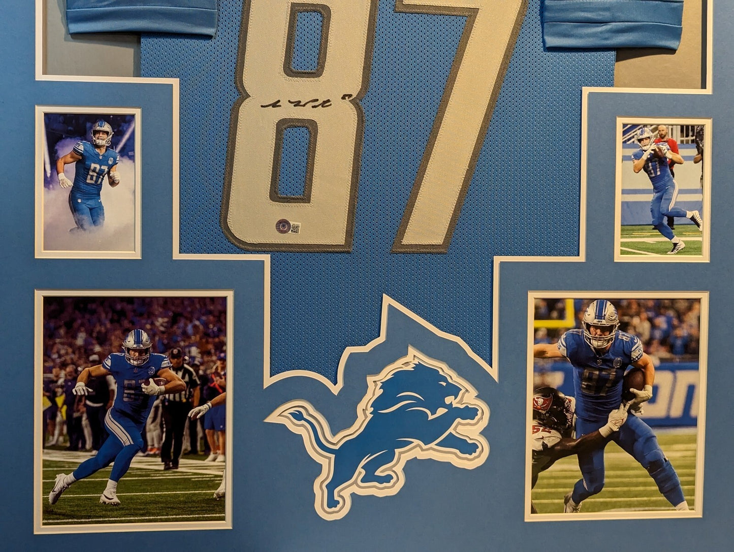 Framed Detroit Lions Sam Laporta Autographed Signed Jersey Beckett Hologram