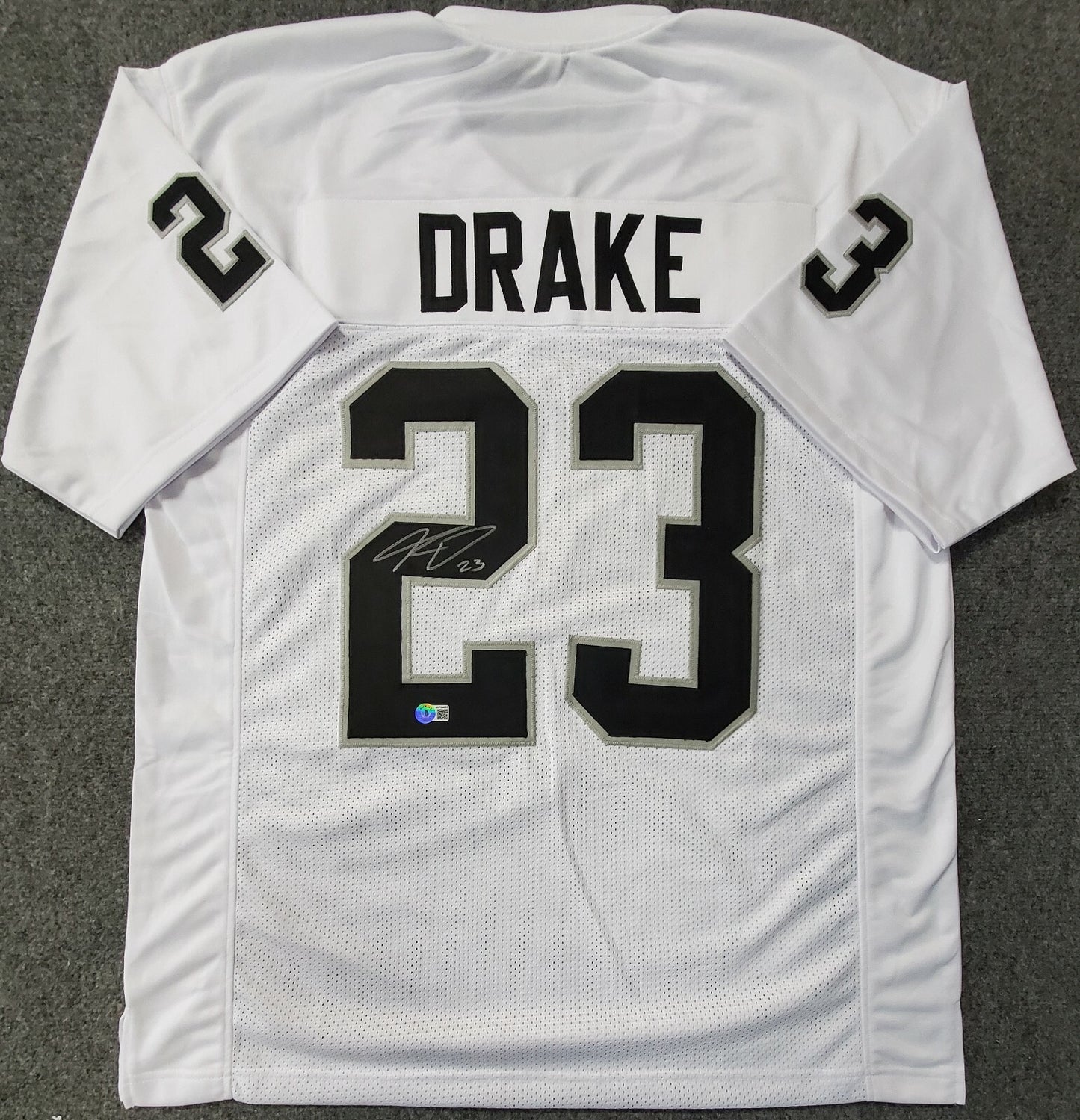 Las Vegas Raiders Kenyan Drake Autographed Signed Jersey Beckett Holo