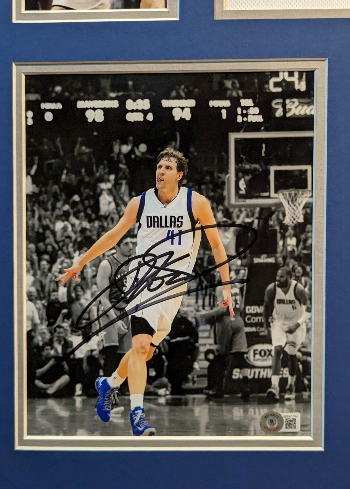 Framed Dallas Mavericks Dirk Nowitzki Jersey With Autographed 8X10 Photo Beckett