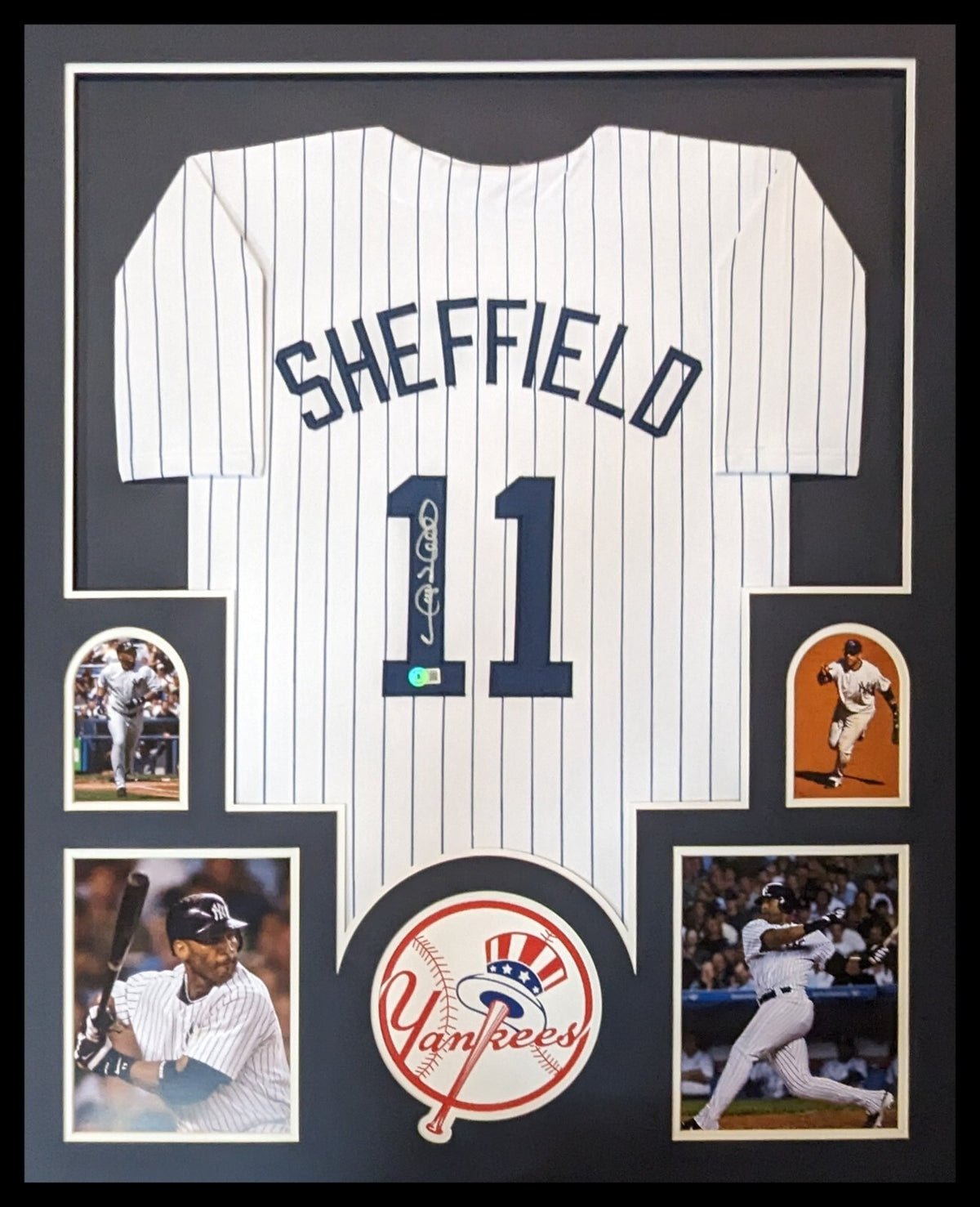 Framed N.Y. Yankees Gary Sheffield Autographed Signed Jersey Beckett Holo