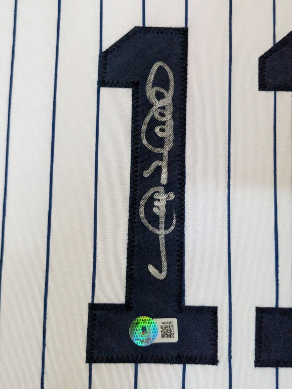 Framed N.Y. Yankees Gary Sheffield Autographed Signed Jersey Beckett Holo