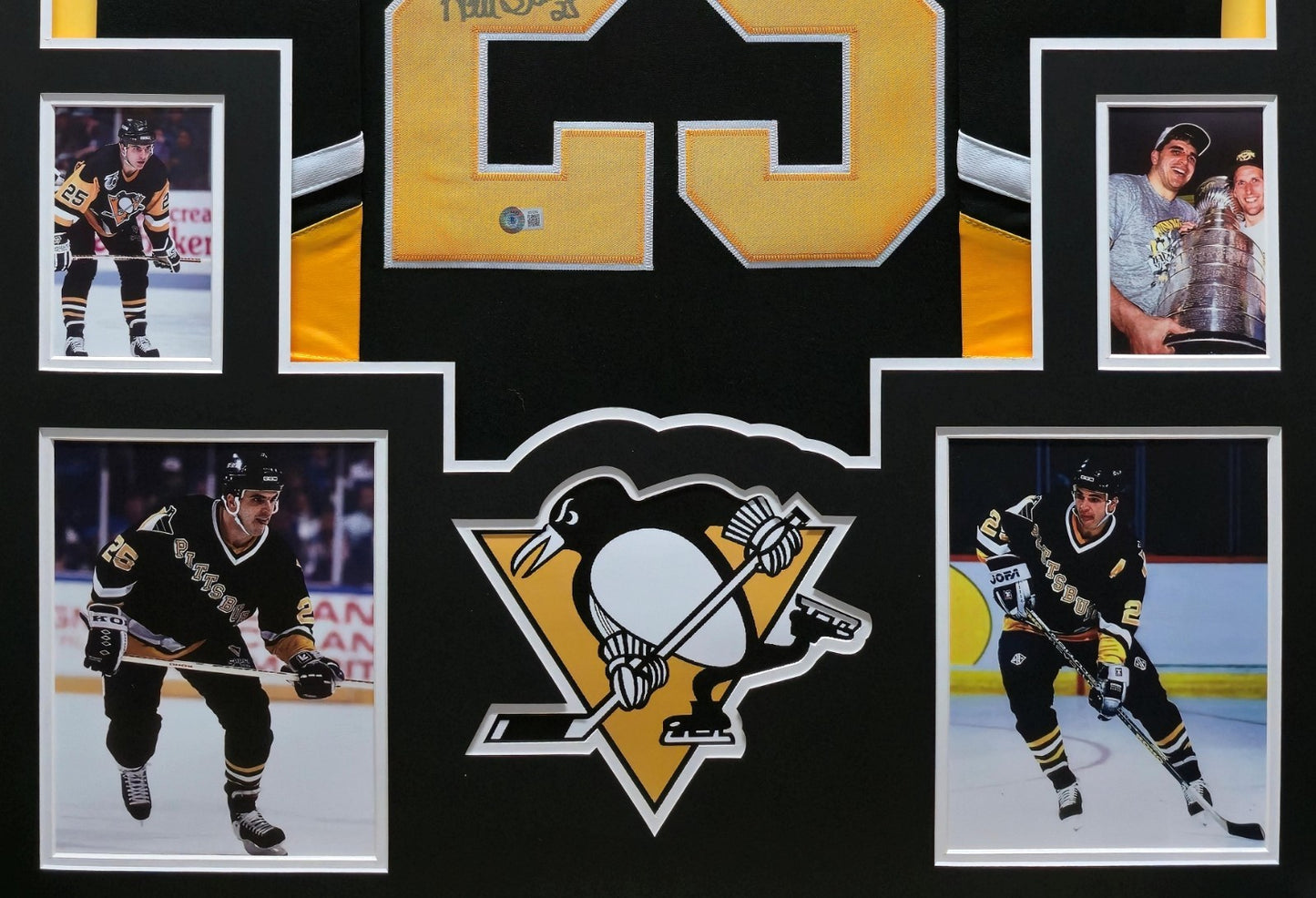 Framed Pittsburgh Penguins Kevin Stevens Autographed Signed Jersey Beckett Holo