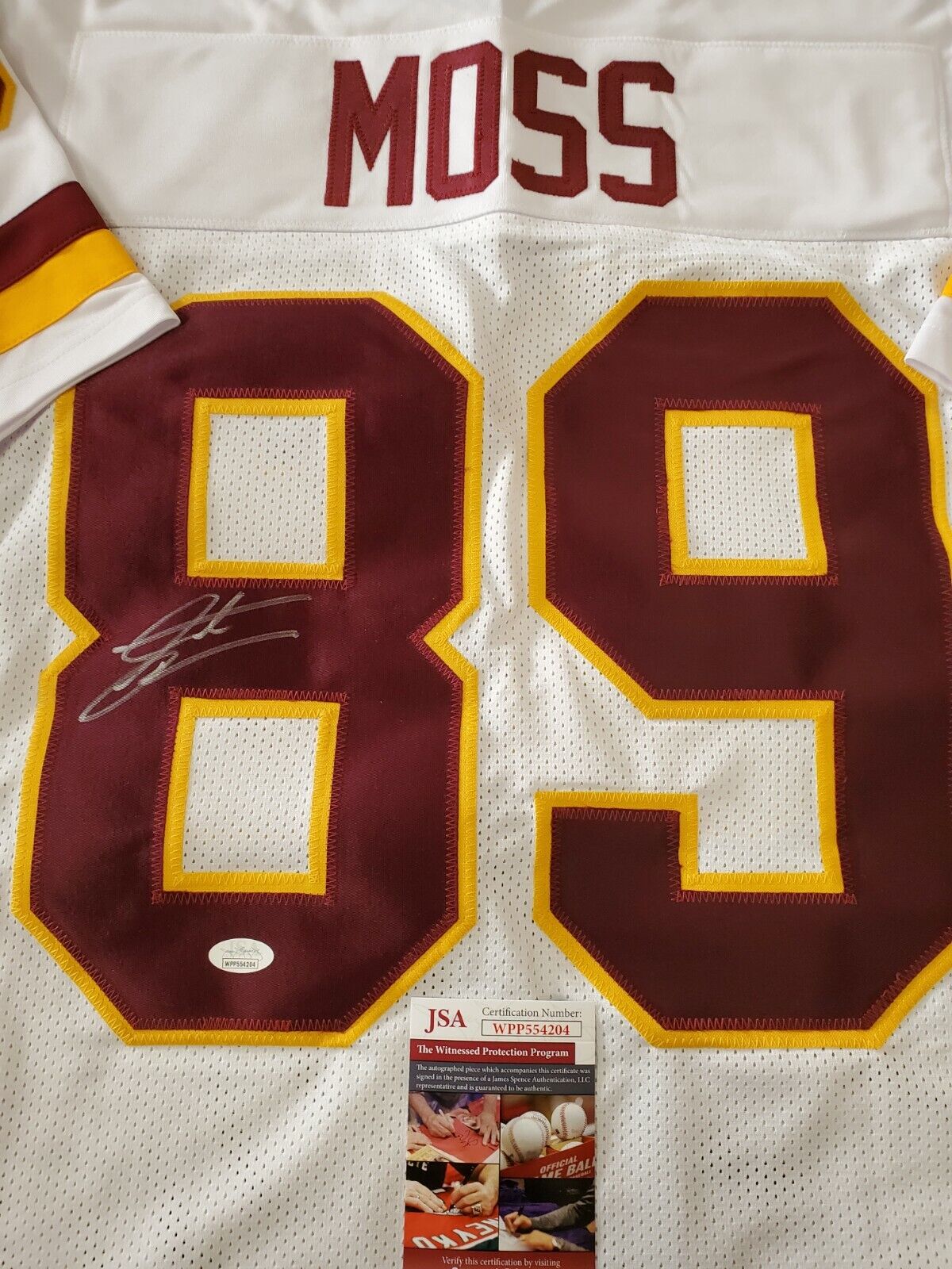 MVP Authentics Washington Football Team Santana Moss Autographed Signed Jersey Jsa Coa 134.10 sports jersey framing , jersey framing