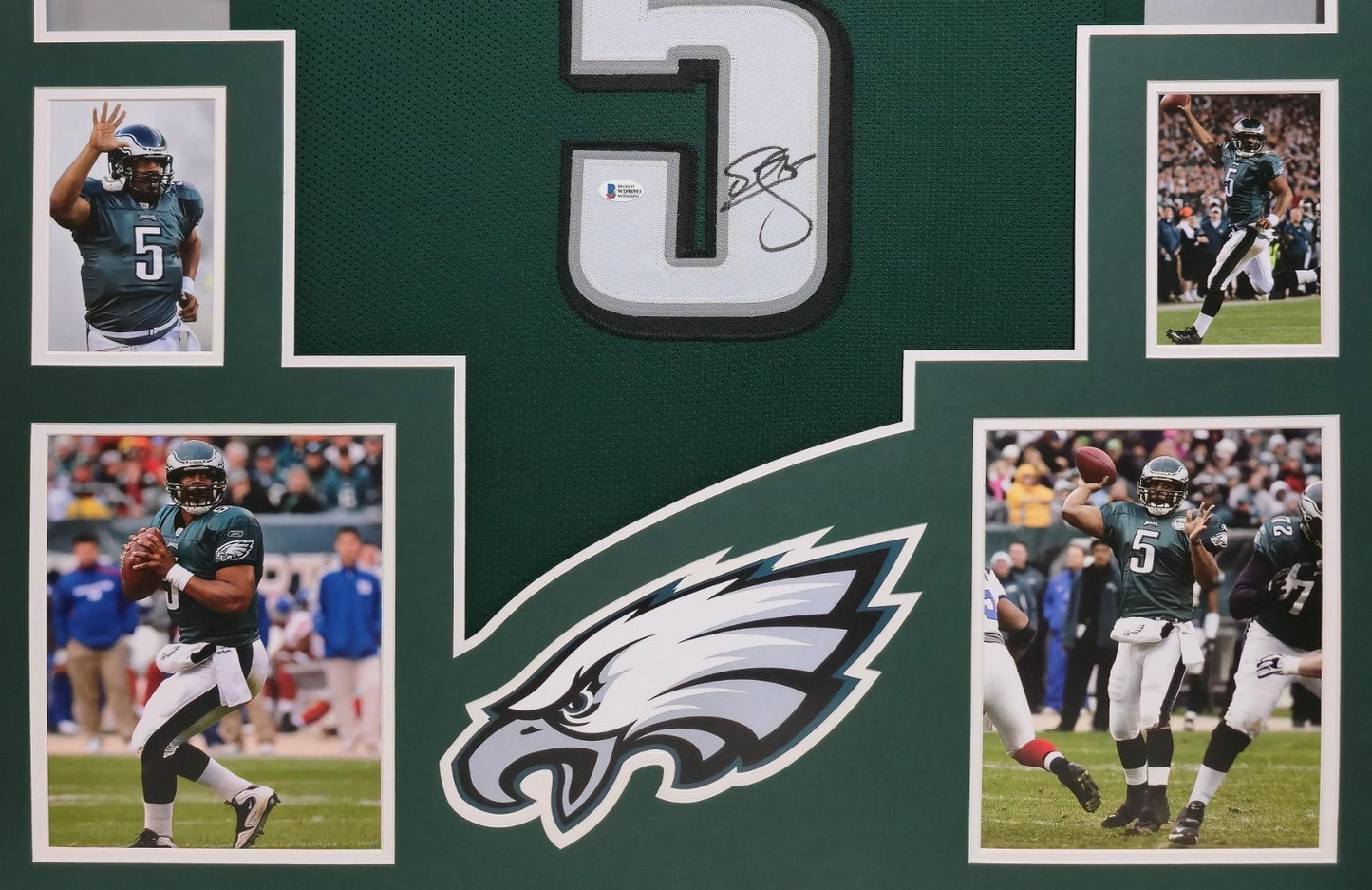 Framed Philadelphia Eagles Donovan Mcnabb Autographed Signed Jersey Beckett Coa