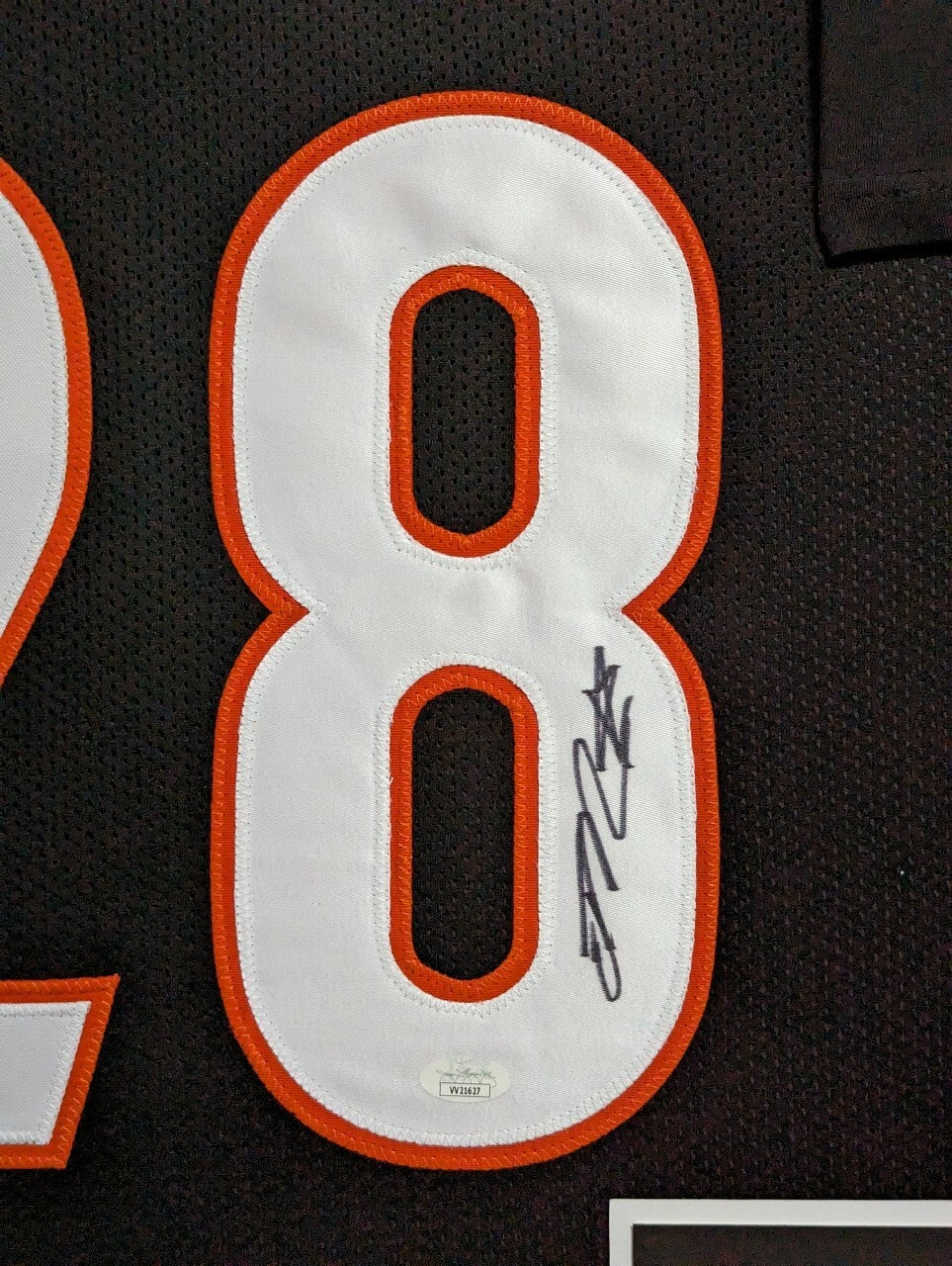 Framed Cincinnati Bengals Joe Mixon Autographed Jersey Jsa Coa