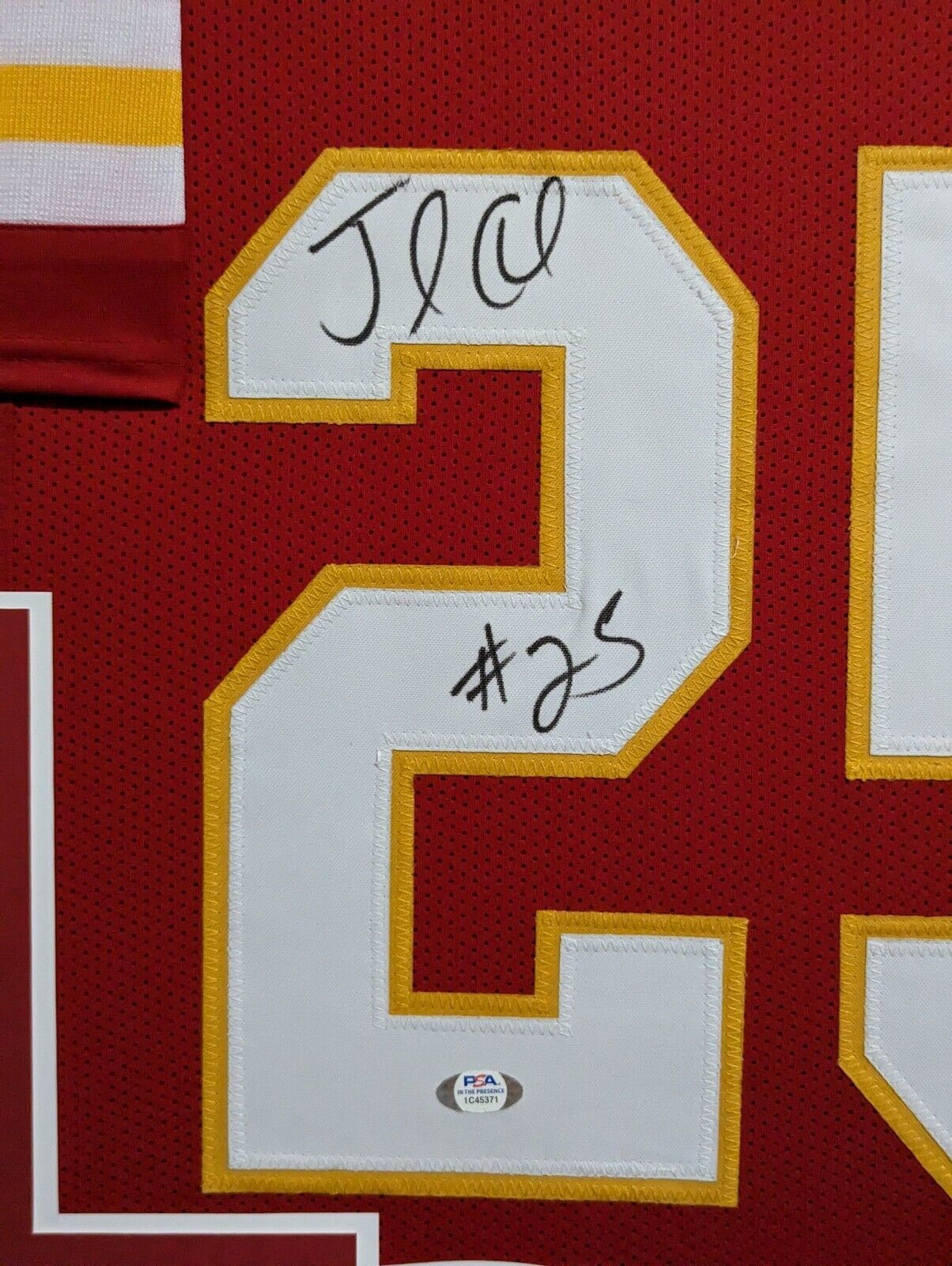 MVP Authentics Framed Kansas City Chiefs Jamaal Charles Autographed Jersey Psa Coa 427.50 sports jersey framing , jersey framing