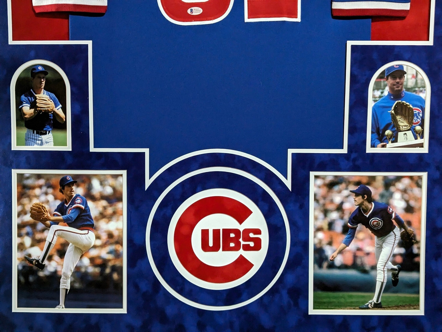 Framed Chicago Cubs Greg Maddux Autographed Signed Jersey Beckett Coa