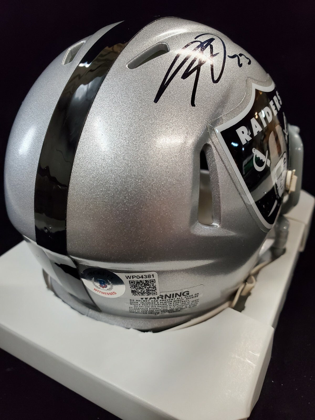 Las Vegas Raiders Kenyan Drake Autographed Signed Speed Mini Helmet Bas Holo