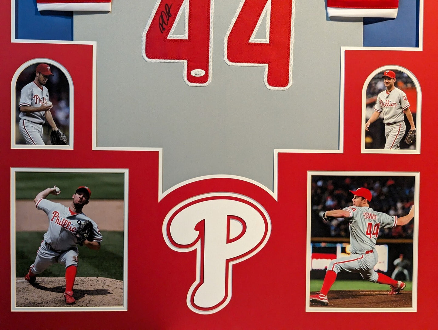 Framed Philadelphia Roy Oswalt Autographed Signed Jersey Jsa Coa