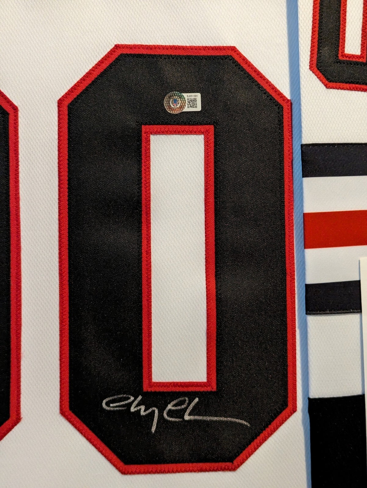 Framed Chicago Blackhawks Xmas Vacation Chevy Chase Signed Jersey Beckett Coa