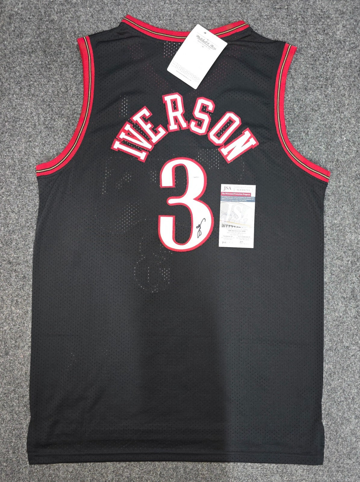 Philadelphia 76Ers Allen Iverson Autographed Signed Jersey Jsa Coa