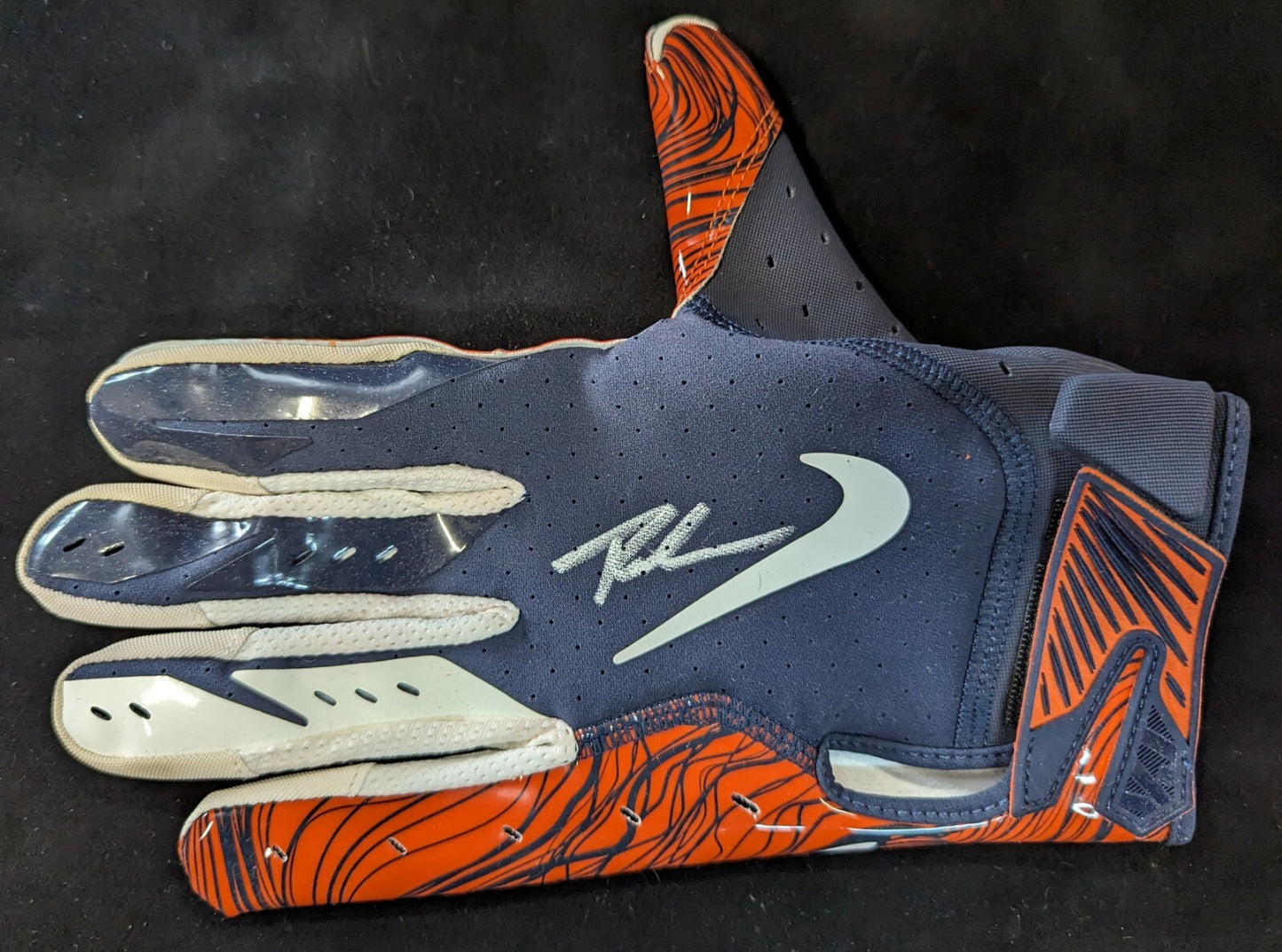 Chicago Bears Roschon Johnson Autographed Signed Glove Beckett Holo