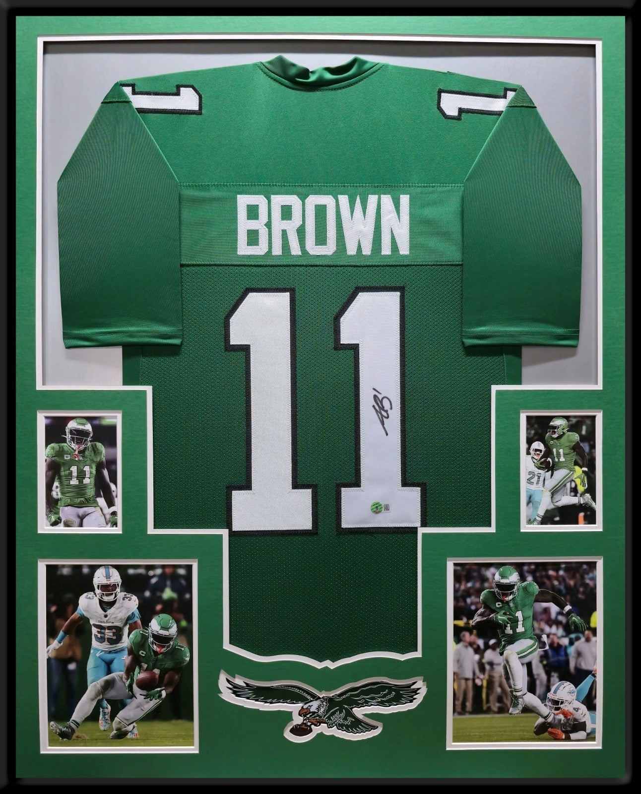 Framed Philadelphia Eagles Aj Brown Autographed Signed Jersey Beckett Holo