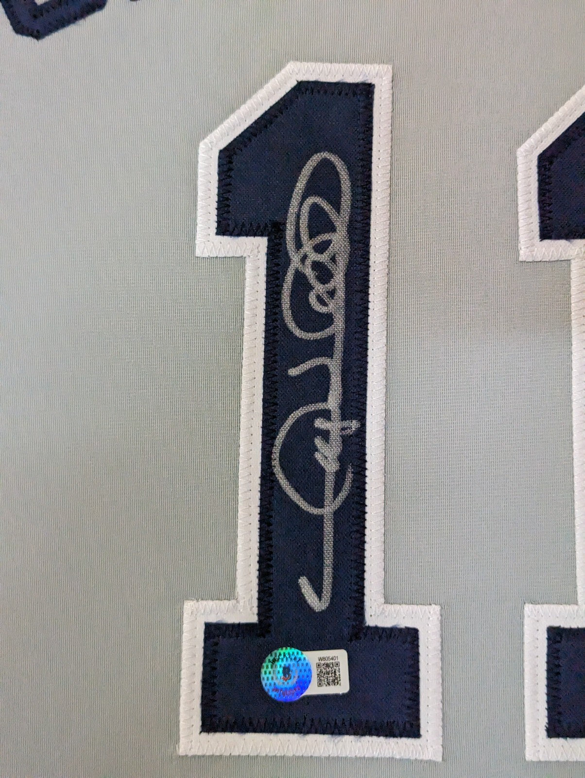 Framed N.Y. Yankees Gary Sheffield Autographed Signed Jersey Beckett Holo