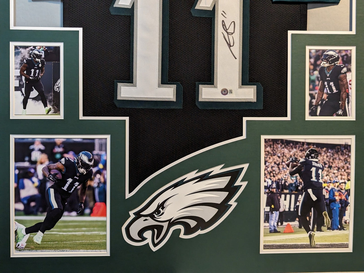 Framed Philadelphia Eagles Aj Brown Autographed Signed Jersey Beckett Holo