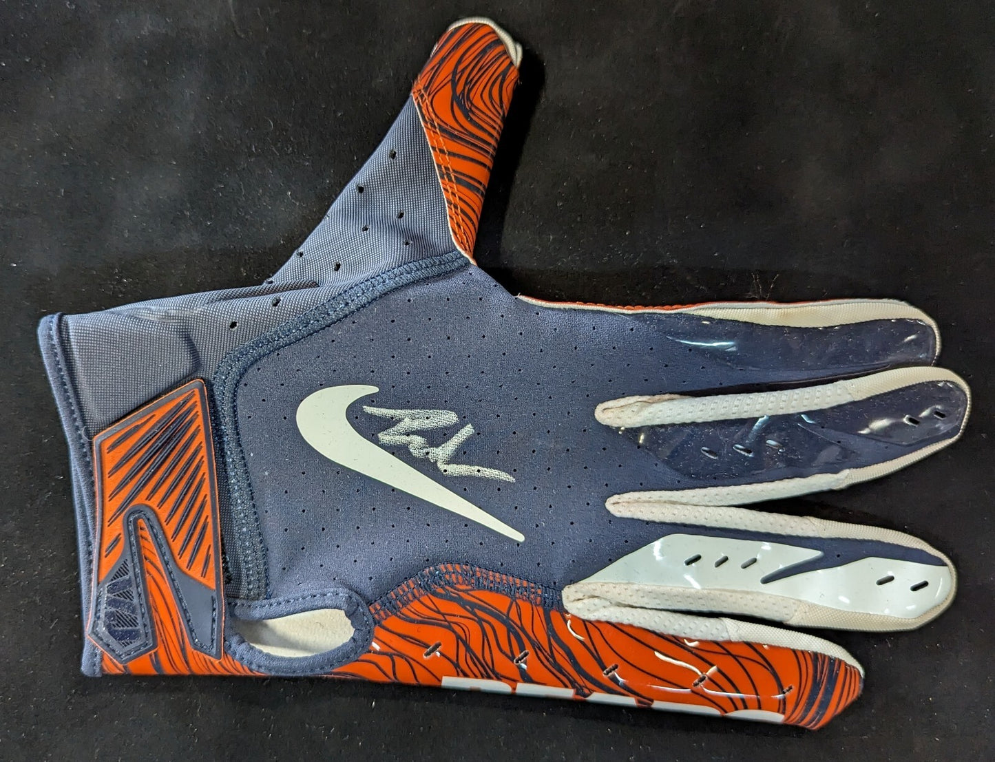 Chicago Bears Roschon Johnson Autographed Signed Glove Beckett Holo