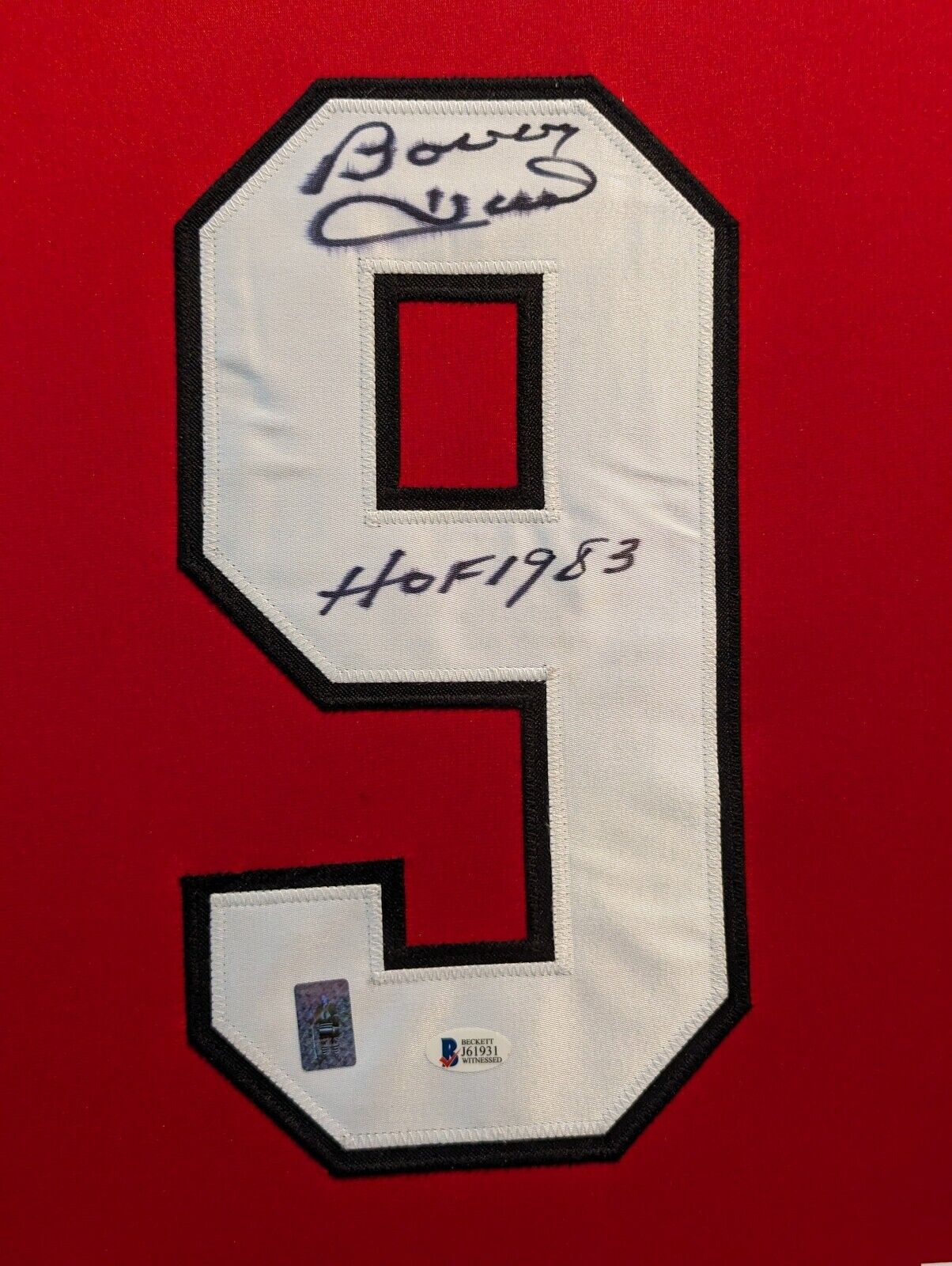 MVP Authentics Framed Chicago Blackhawks Bobby Hull Autographed Inscribed Jersey Beckett Coa 675 sports jersey framing , jersey framing