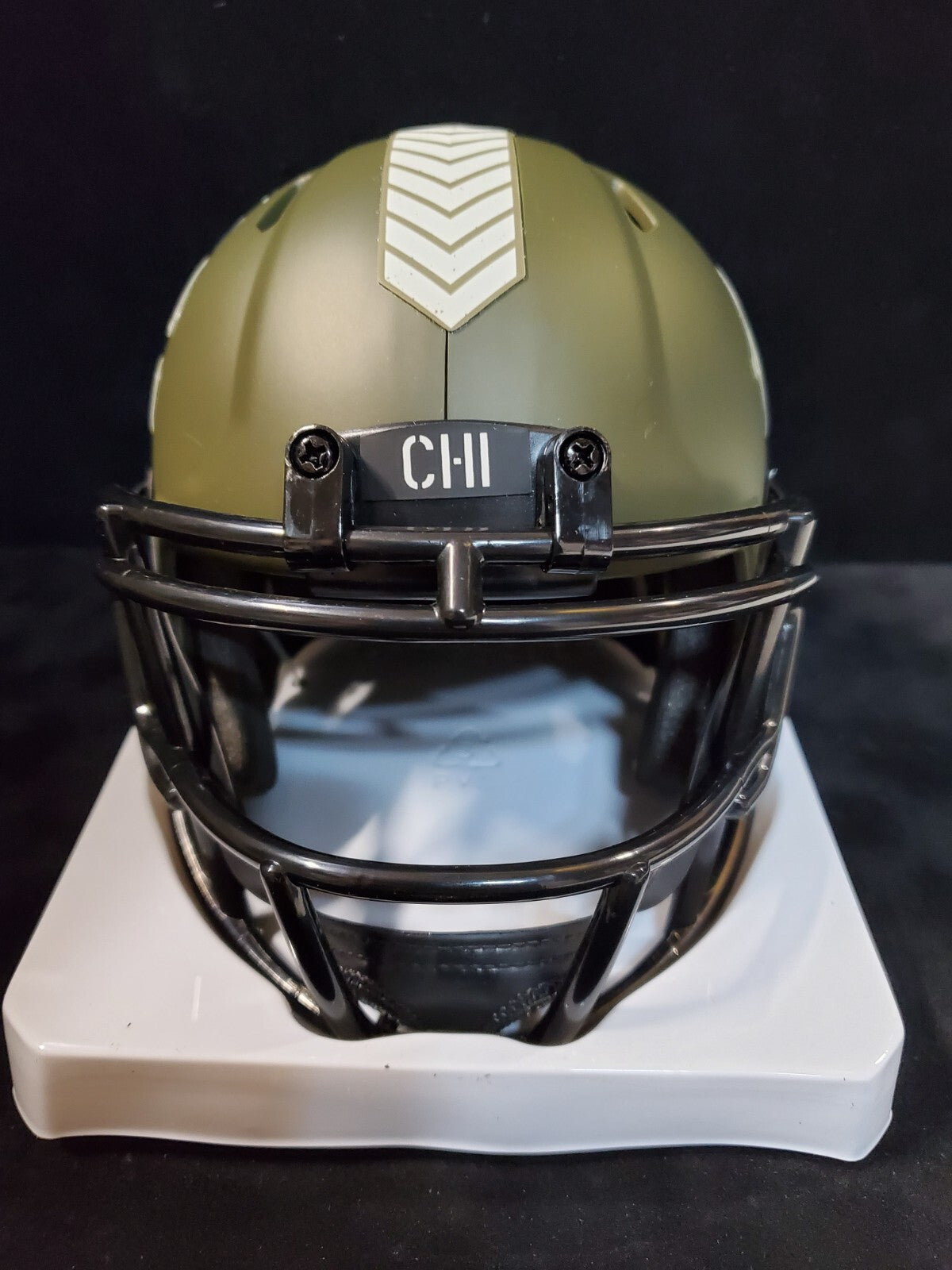 Chicago Bears Brian Urlacher Signed Salute To Service Mini Helmet Beckett Holo
