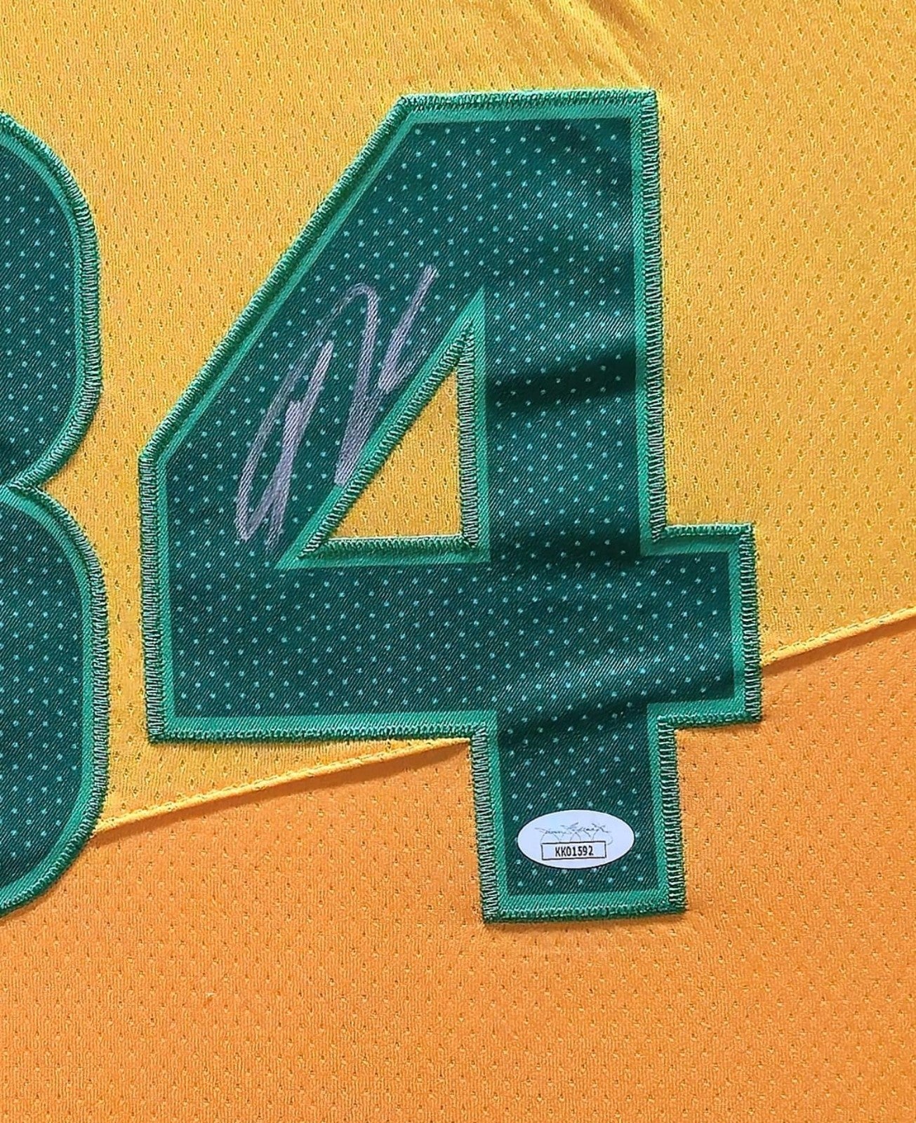 Framed Milwaukee Bucks Giannis Antetokounmpo Autographed Signed Jersey Jsa Coa