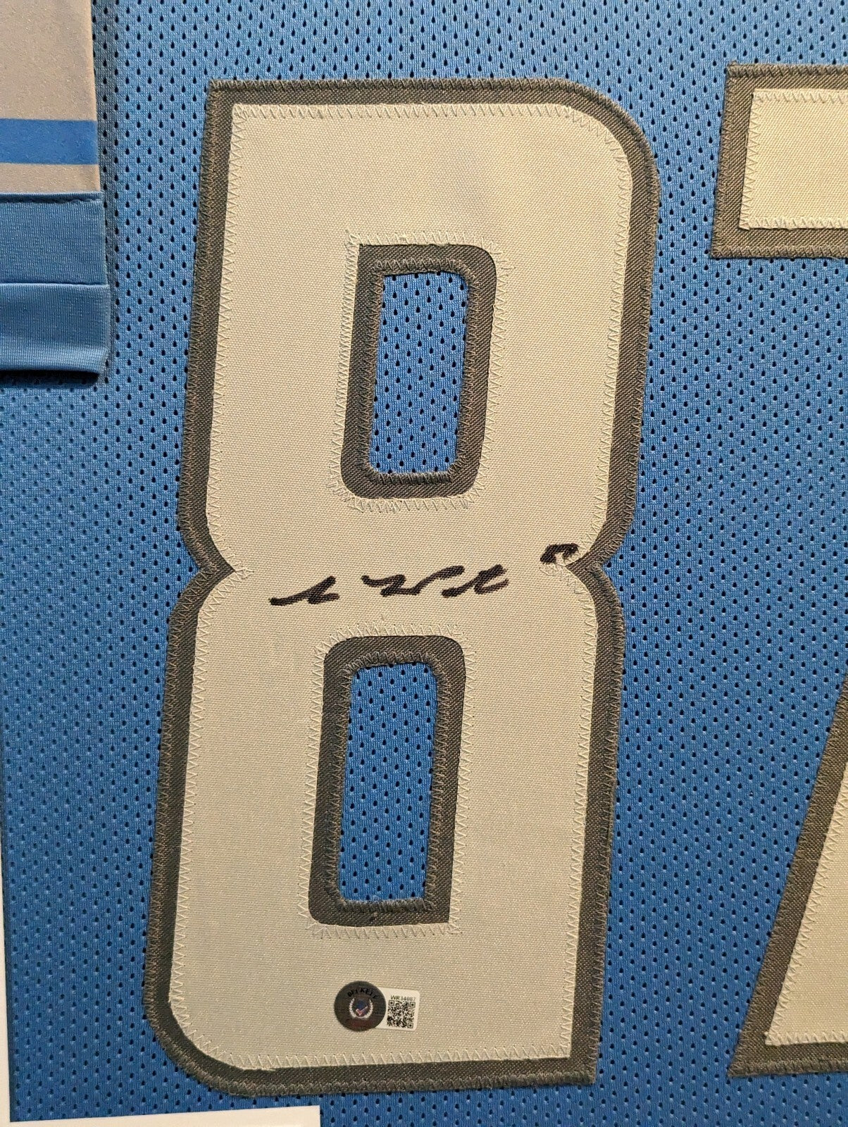 Framed Detroit Lions Sam Laporta Autographed Signed Jersey Beckett Hologram