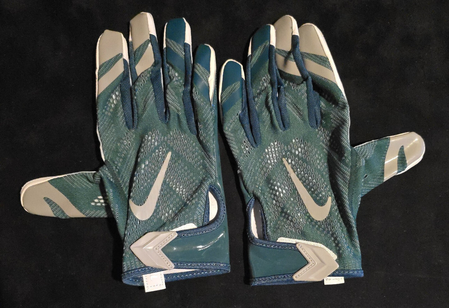 Philadelphia Eagles Jordan Davis Autographed Signed Gloves Jsa Holo