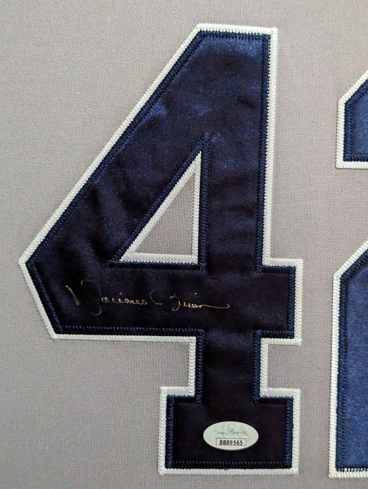 MVP Authentics Framed New York Yankees Mariano Rivera Autographed Signed Jersey Jsa Coa 810 sports jersey framing , jersey framing