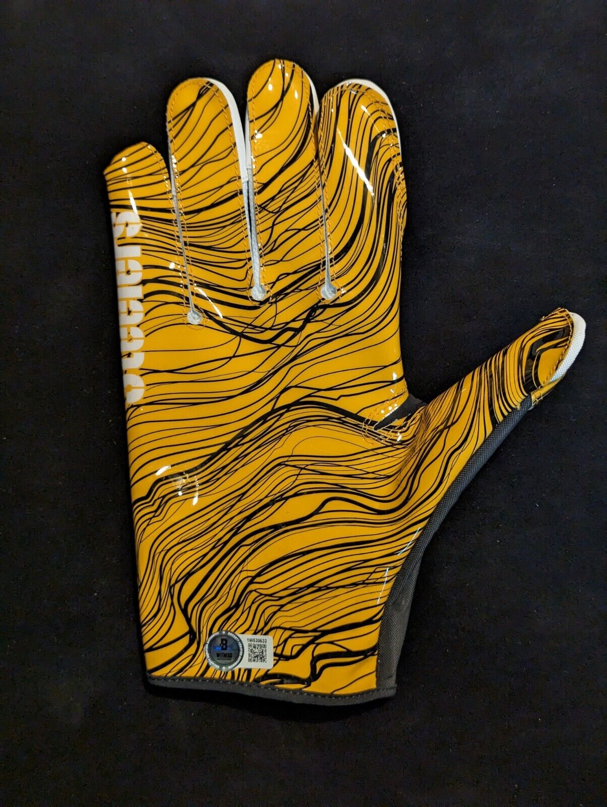 MVP Authentics Pittsburgh Steelers Broderick Jones Signed Glove Beckett Hologram 85.50 sports jersey framing , jersey framing