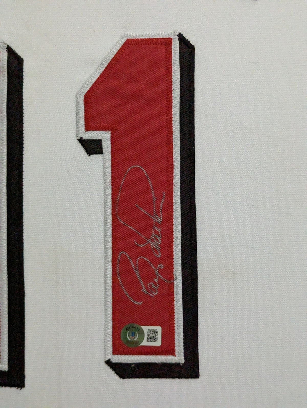 Framed Cincinnati Reds Barry Larkin Autographed Signed Jersey Beckett Holo