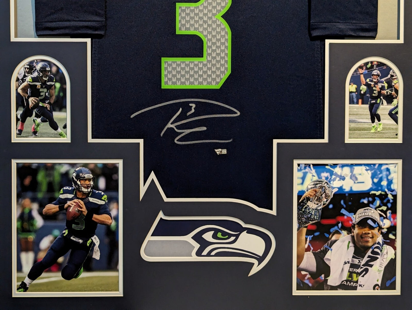Framed Seattle Seahawks Russell Wilson Autographed Signed Jersey Fanatics Holo