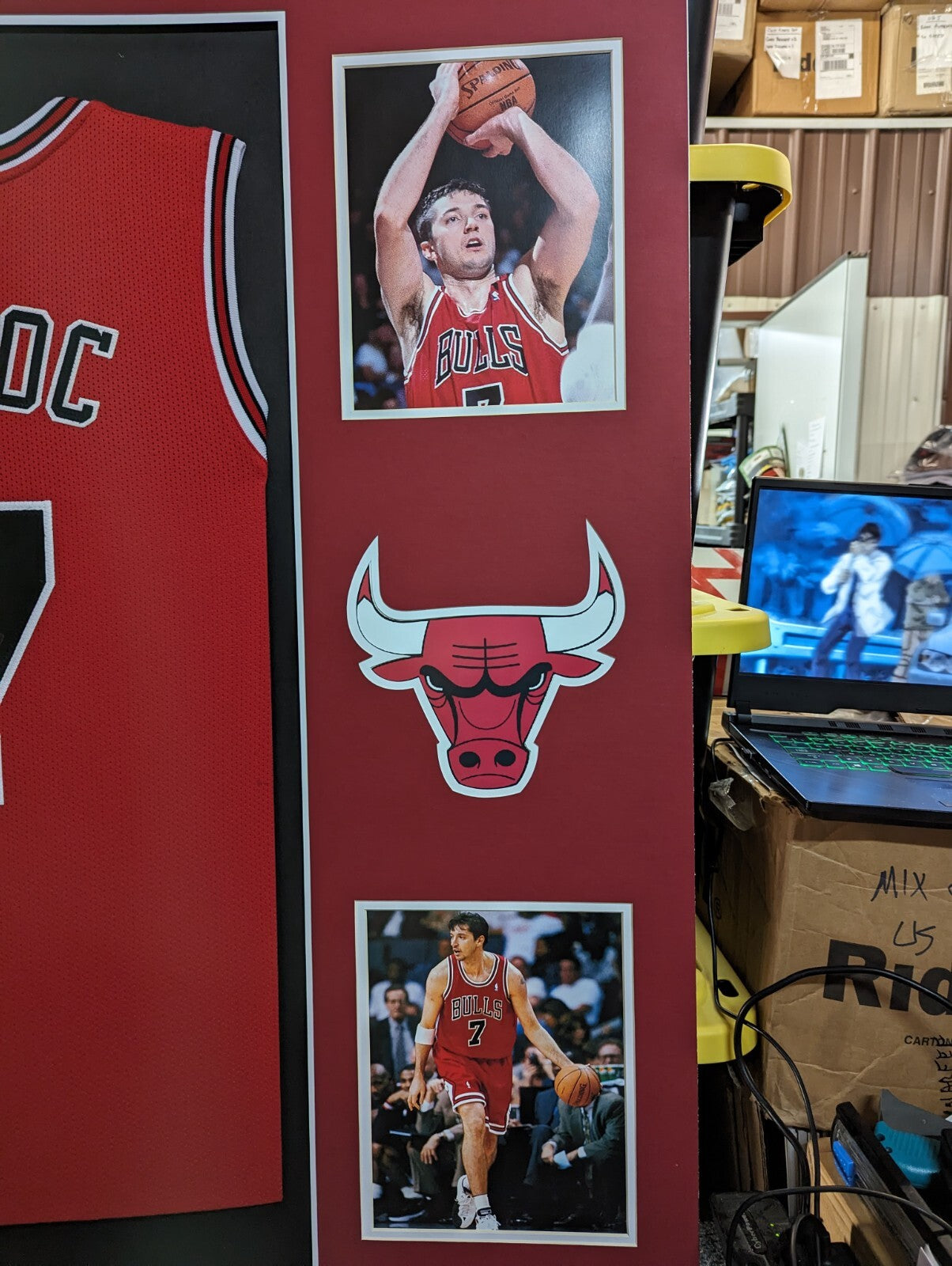 Framed Chicago Bulls Toni Kukoc Autographed Signed Jersey Jsa Coa