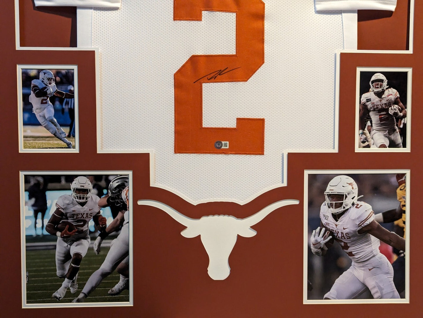 Framed Texas Longhorns Roschon Johnson Autograph Signed Jersey Beckett Holo