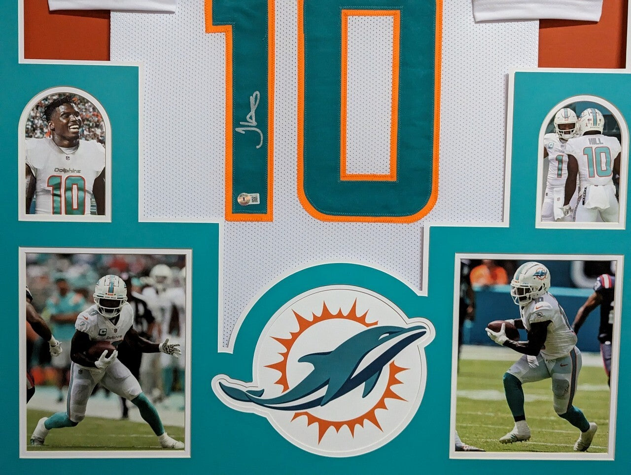 Framed Miami Dolphins Tyreek Hill Autographed Signed Jersey Beckett Holo